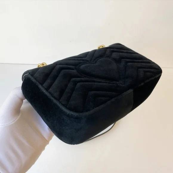Gucci Marmont Velvet Shoulder Bag - Picture 11 of 16